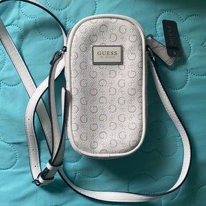 CROSSBODY TRAVEL CASE-By GUESS. BRAND NEW!